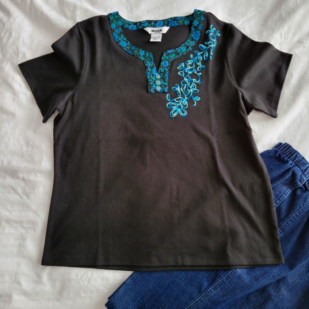 🔥3/$15 Alia black t-shirt